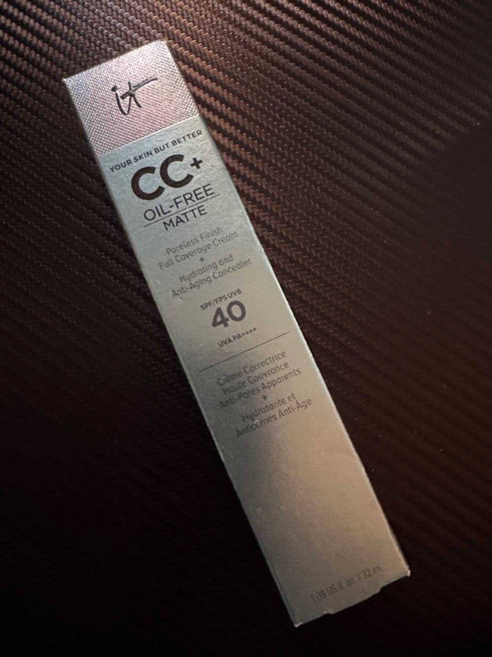 it cosmetics CC+ Oil-Free Matte Cream SPF 40 (Silver Packaging)